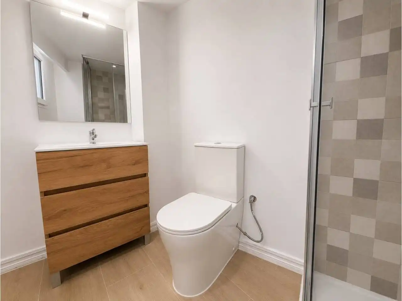 Bathroom of Flat for sale in Barcelona  with Heating