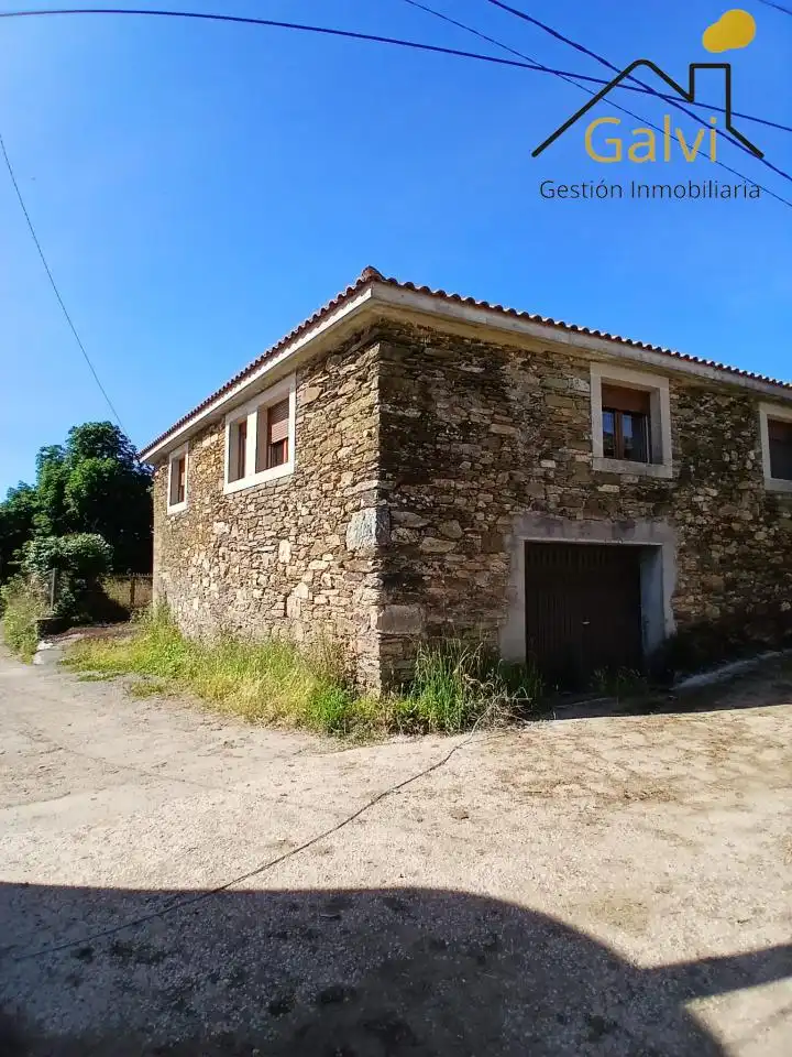 Vista exterior de Finca rústica en venda en O Saviñao  amb Traster i Moblat