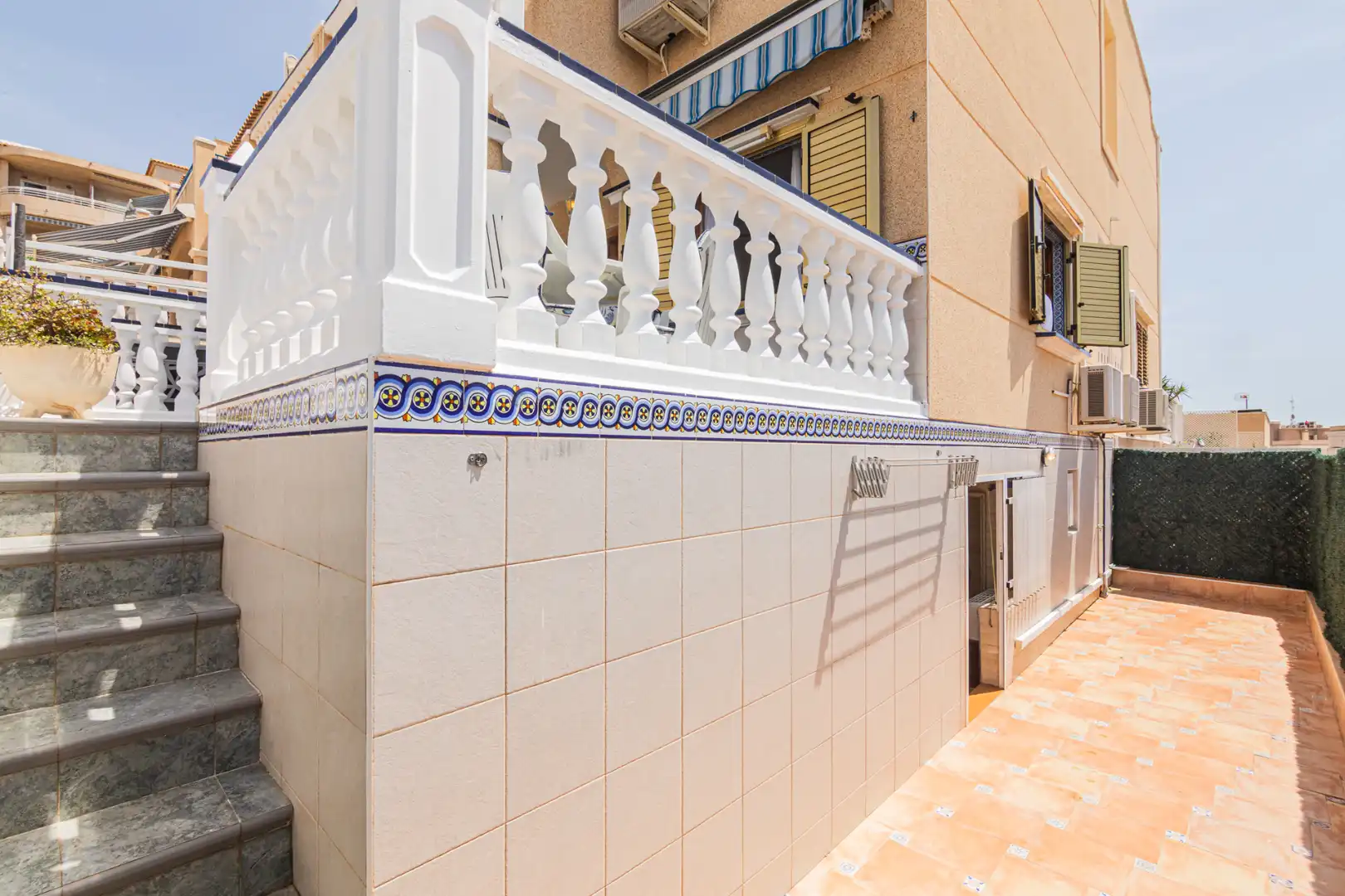 Vista exterior de Casa adosada en venta en Santa Pola con Aire acondicionado, Terraza y Amueblado