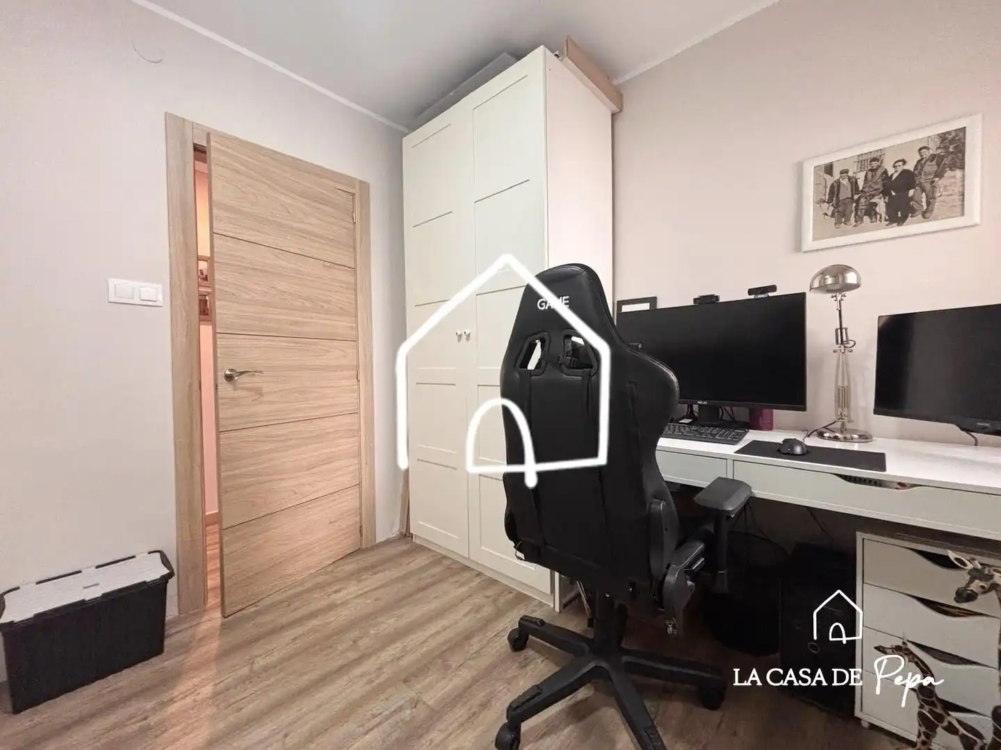 Schlafzimmer von Dachboden zum Verkauf in Viladecans mit Klimaanlage, Heizung und Parkett