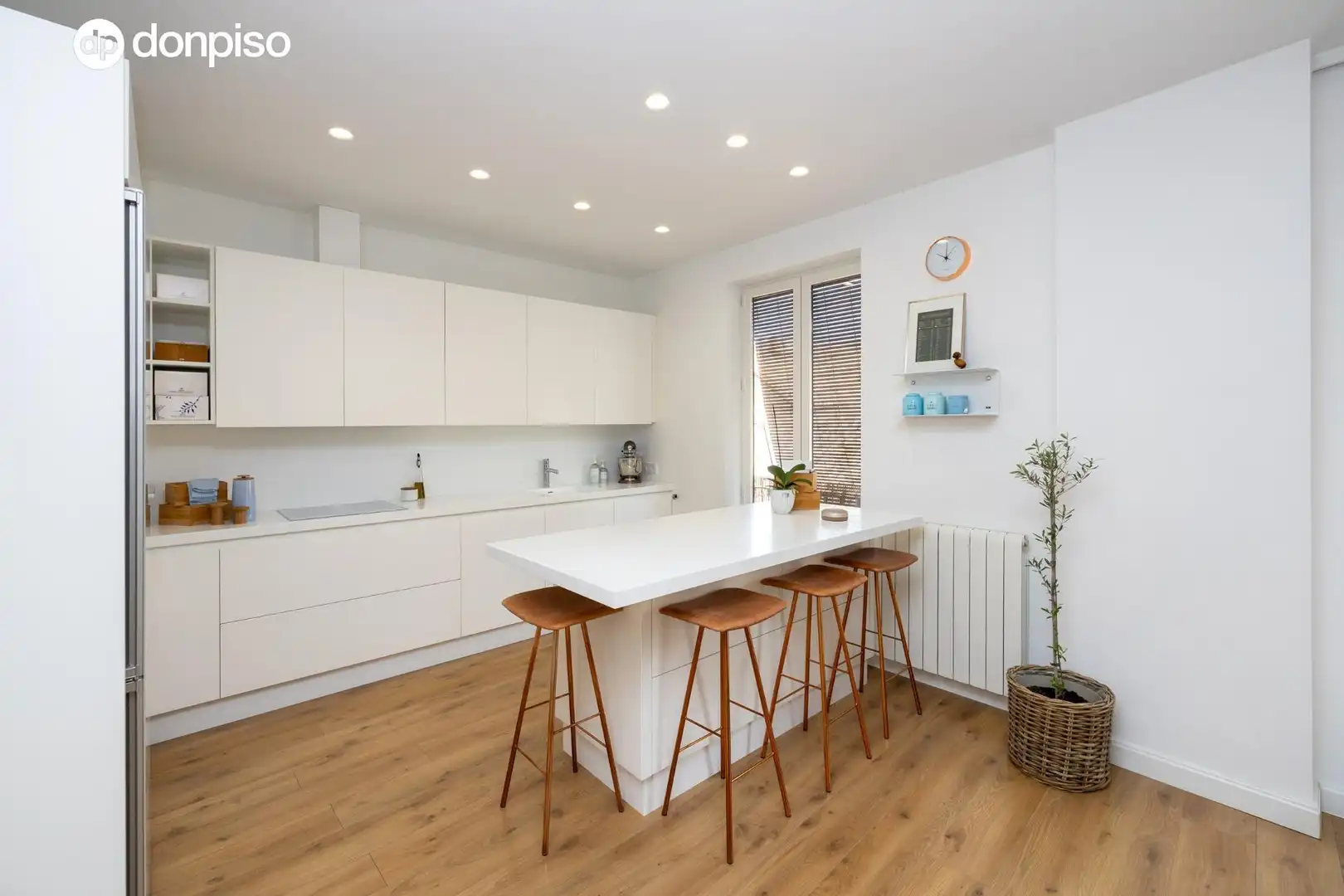 Piso con terraza en venta en Calle Santa Teresa 13, imagen 9