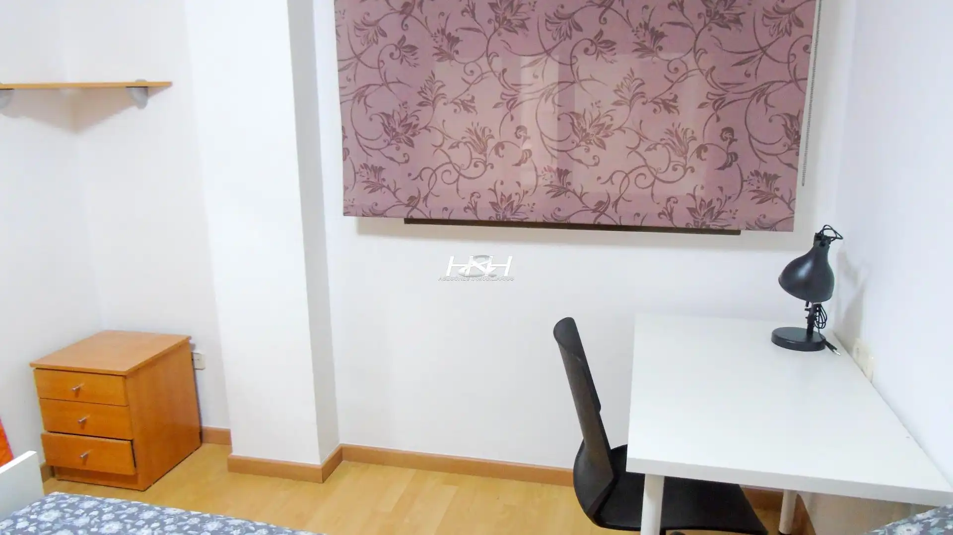 Bedroom of Flat for rent in Burjassot  with Air Conditioner, Storage room and Furnished