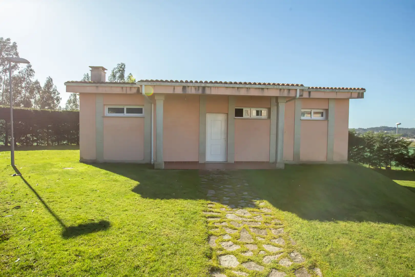 Außenansicht von Haus oder Chalet zum Verkauf in Sanxenxo mit Heizung, Privatgarten und Parkett