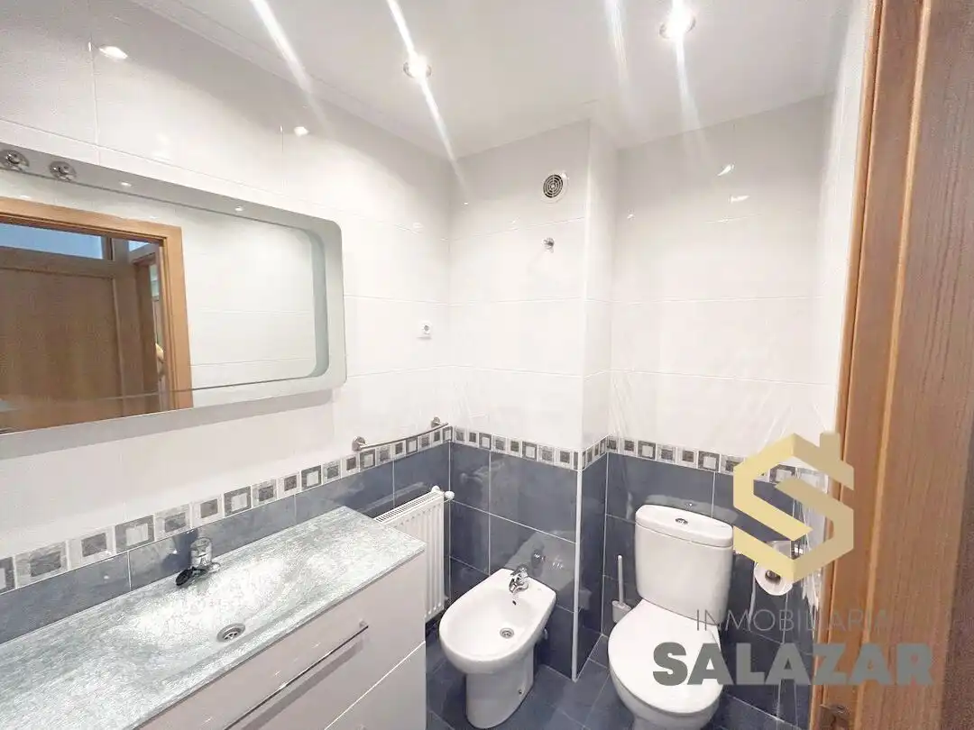 Bathroom of Flat for rent in Etxebarri  with Heating