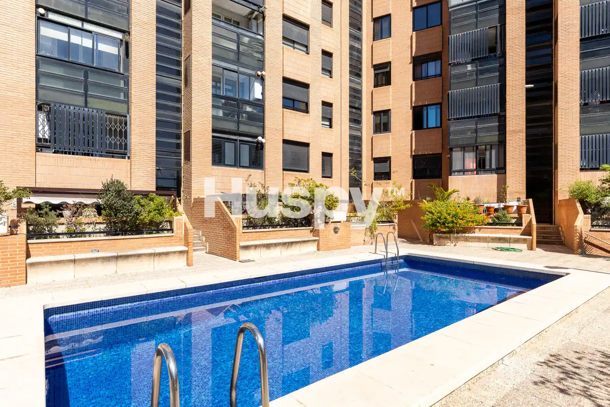 Pis amb piscina en venda a Carrer de la Real Academia de Cultura Valenciana