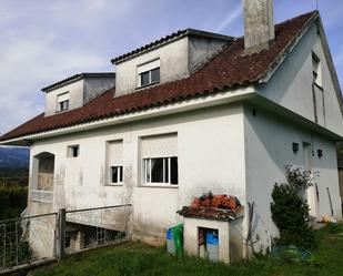 Vista exterior de Casa o xalet en venda en A Cañiza   amb Jardí privat i Traster