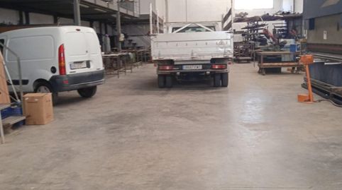 Nave de 500m2 en Beniparrell con Licencia de Actividad y Maquinaria Industrial Necesaria para Carpintería Metálica.