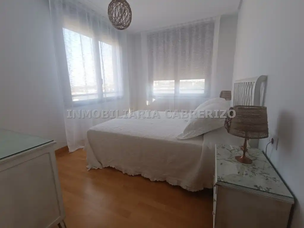 Schlafzimmer von Wohnungen zur Miete in  Logroño mit Klimaanlage, Heizung und Parkett
