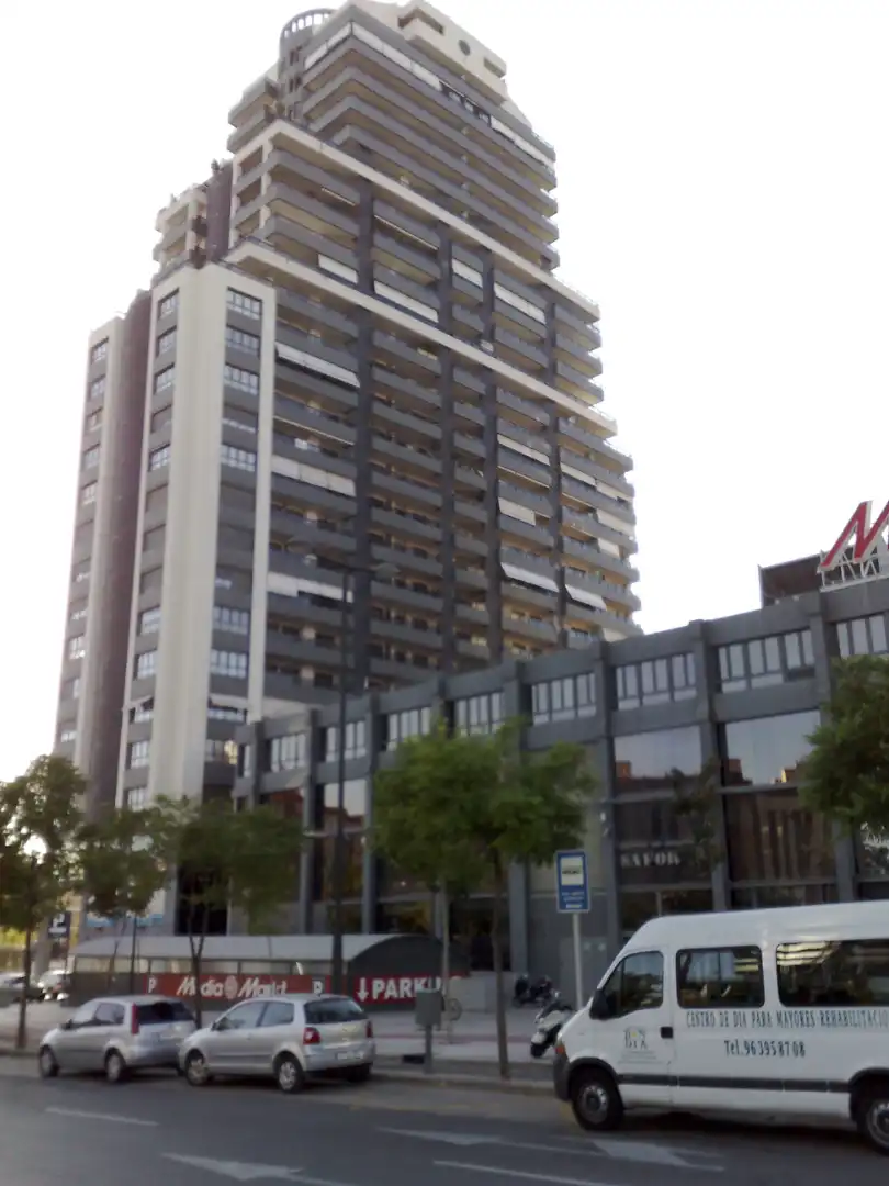 Außenansicht von Garage zur Miete in Valencia