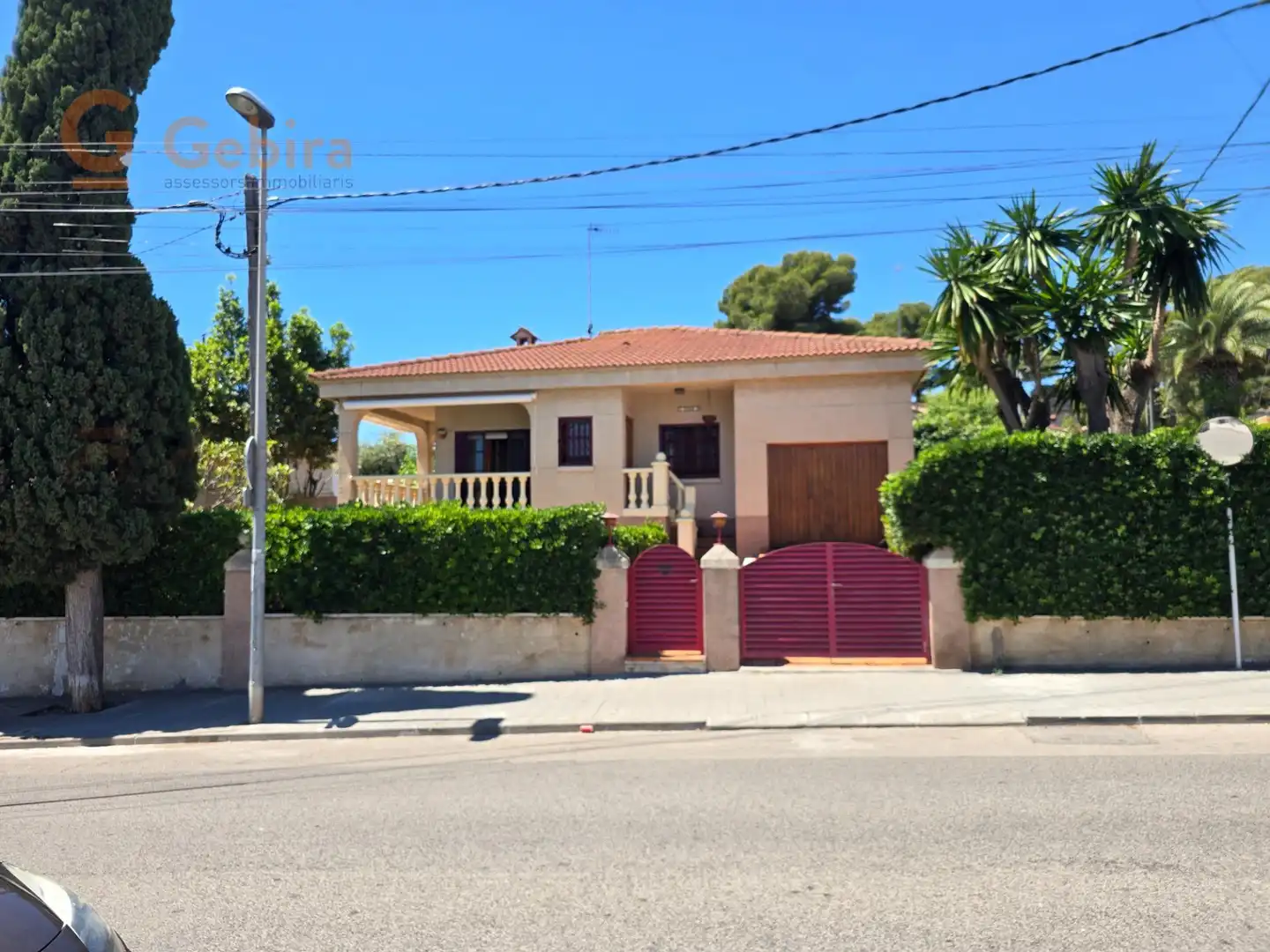 Vista exterior de Casa o xalet en venda en Cunit amb Aire condicionat, Calefacció i Terrassa