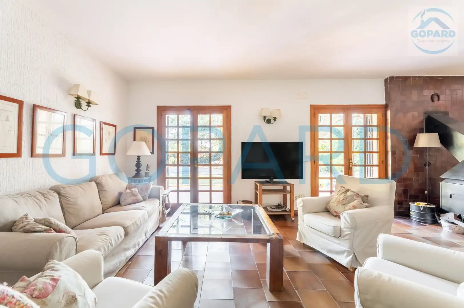 Sala d'estar de Casa o xalet en venda en Alpedrete amb Calefacció, Jardí privat i Parquet