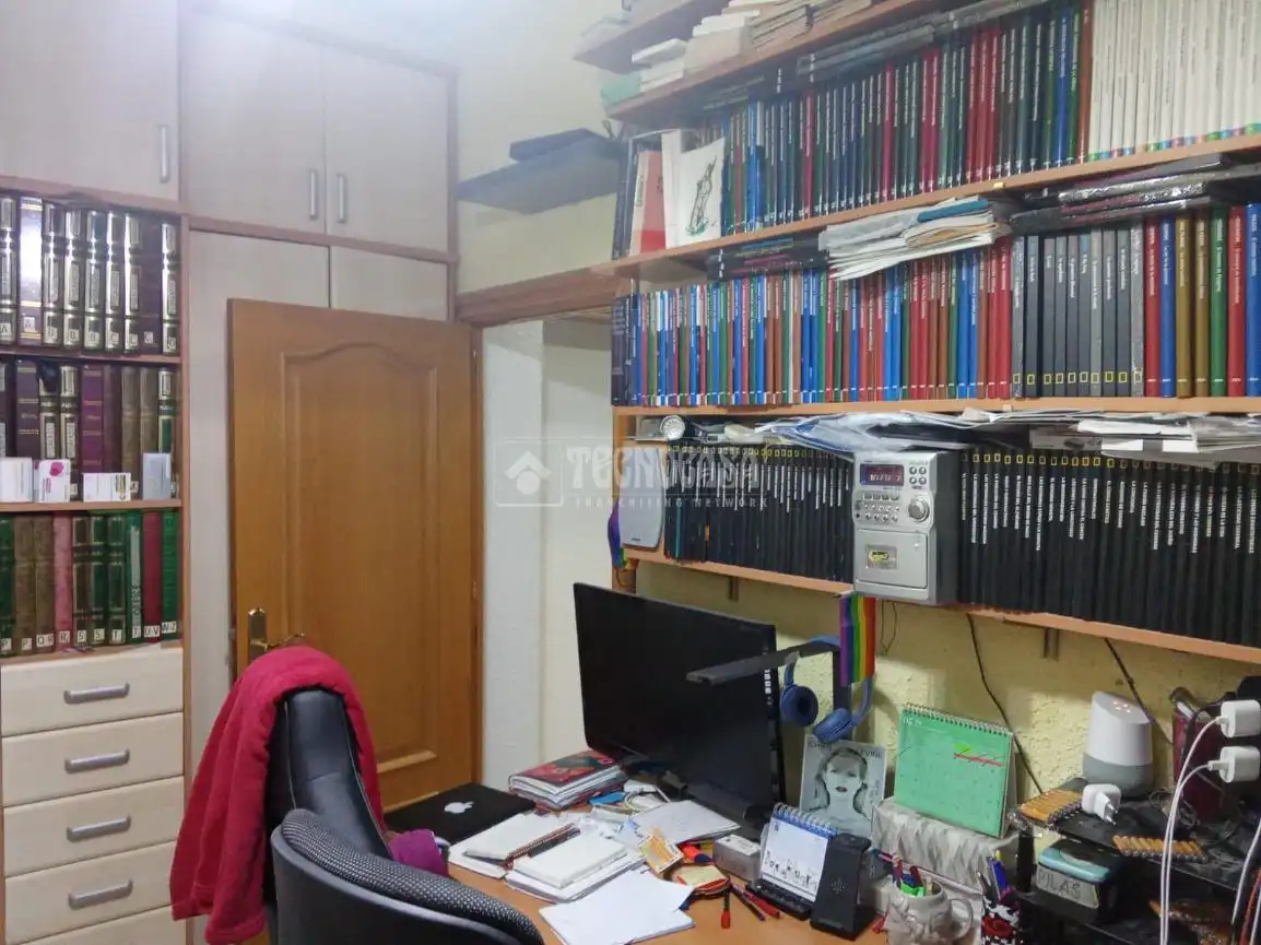 Flat for sale in Zaragoza  with Air Conditioner, Heating and Alarm