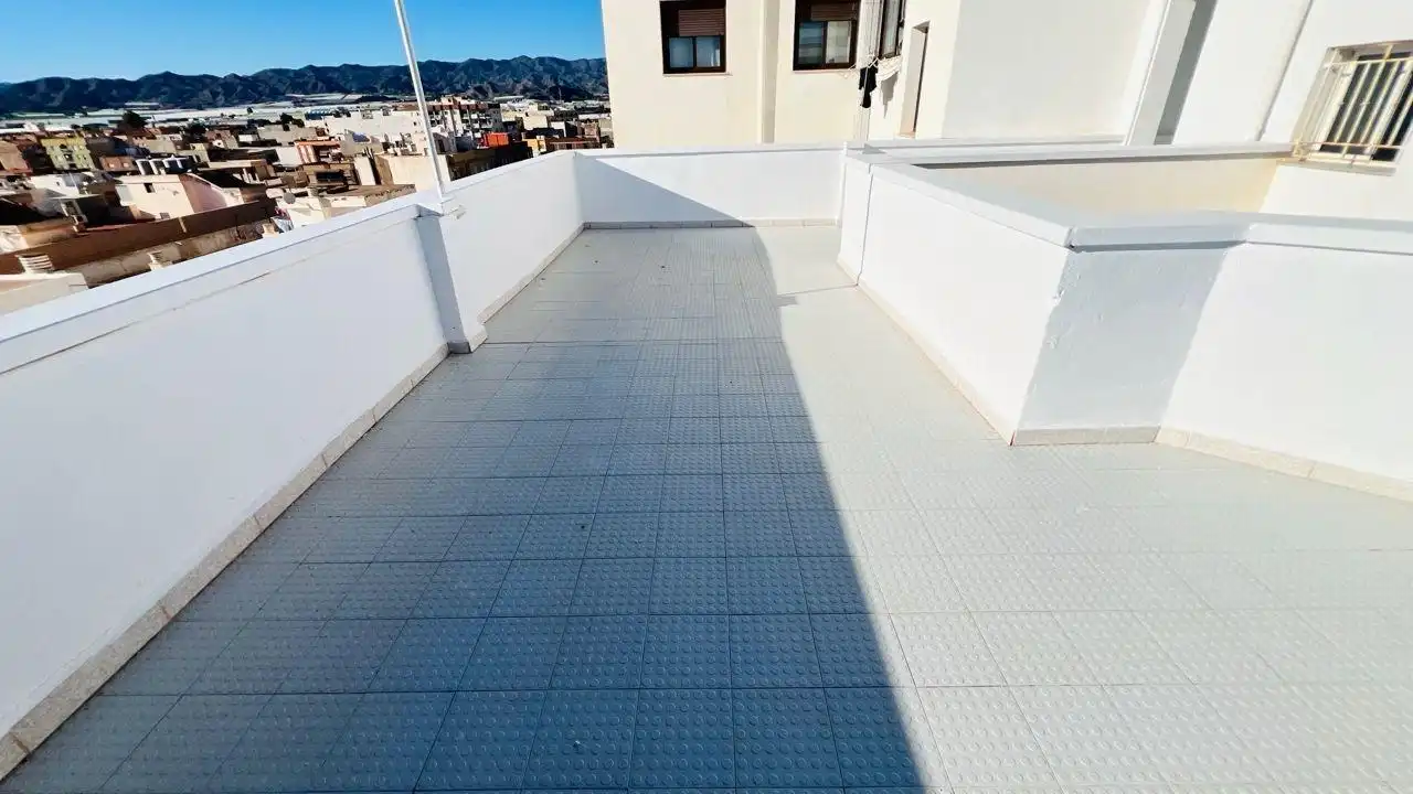 Penthouse with terrace for sale in Casco Antiguo, imagen 10