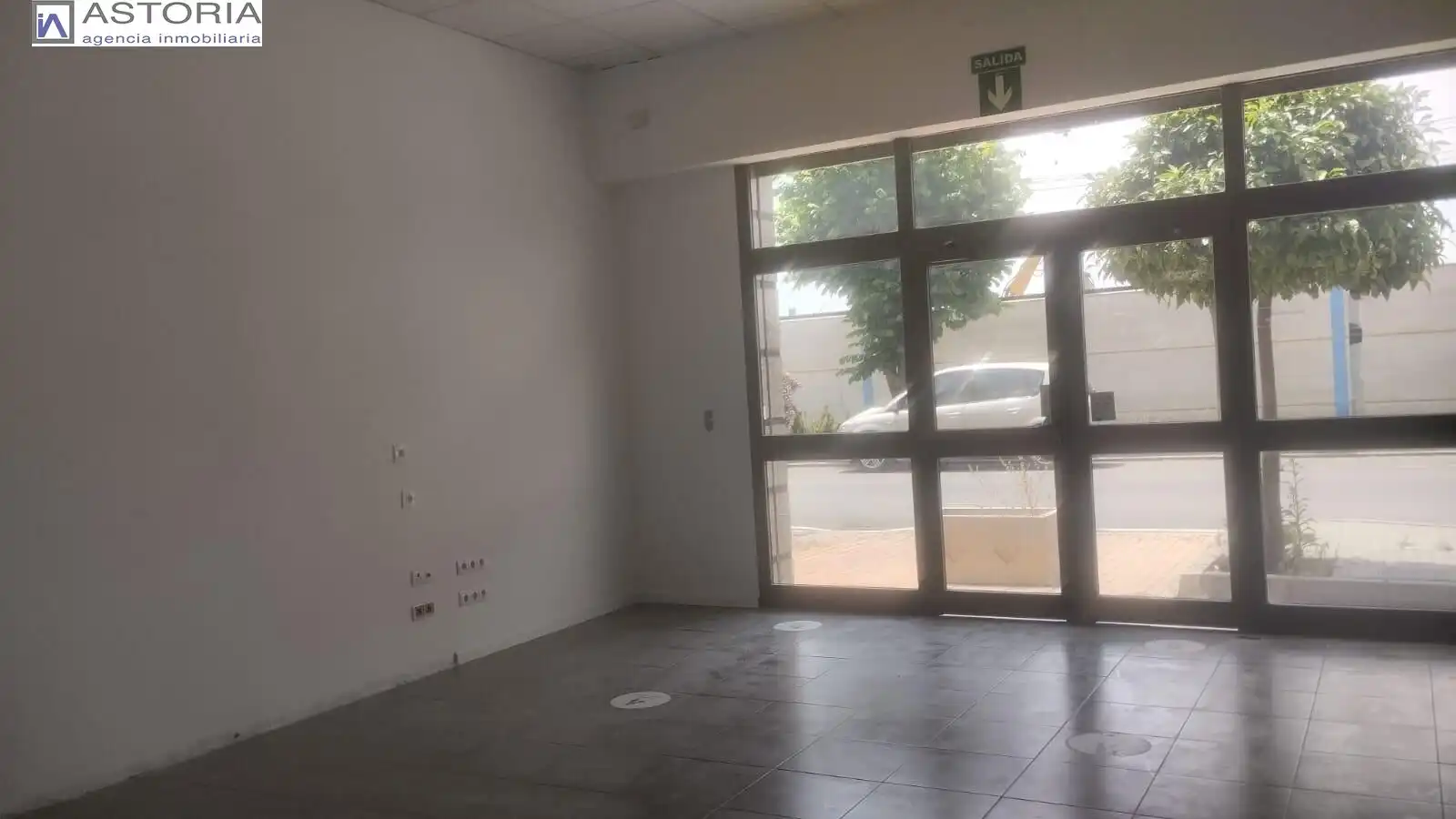 Local comercial de lloguer a Calle Calle de Baza, imagen 9