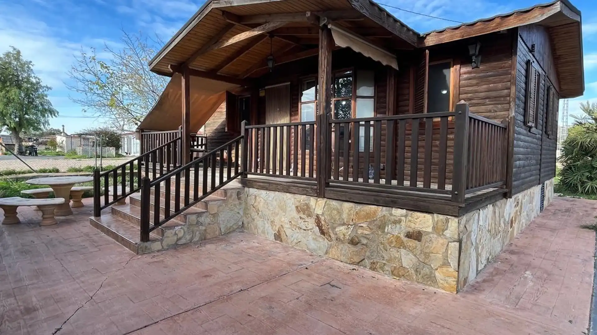 Vista exterior de Finca rústica en venta en Crevillent con Terraza, Piscina y Amueblado