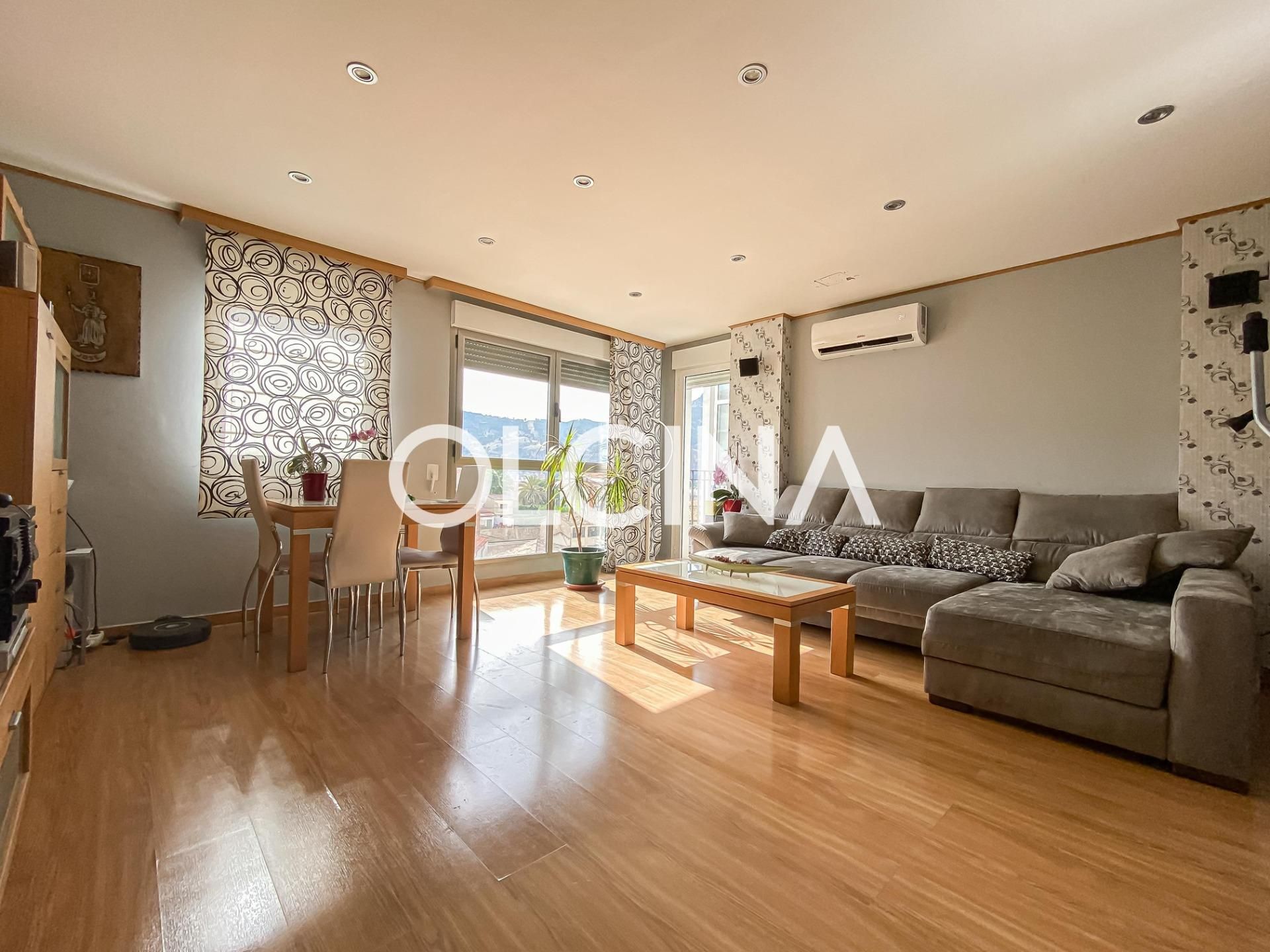Living room of Flat for sale in Alcoy / Alcoi  with Air Conditioner, Heating and Storage room