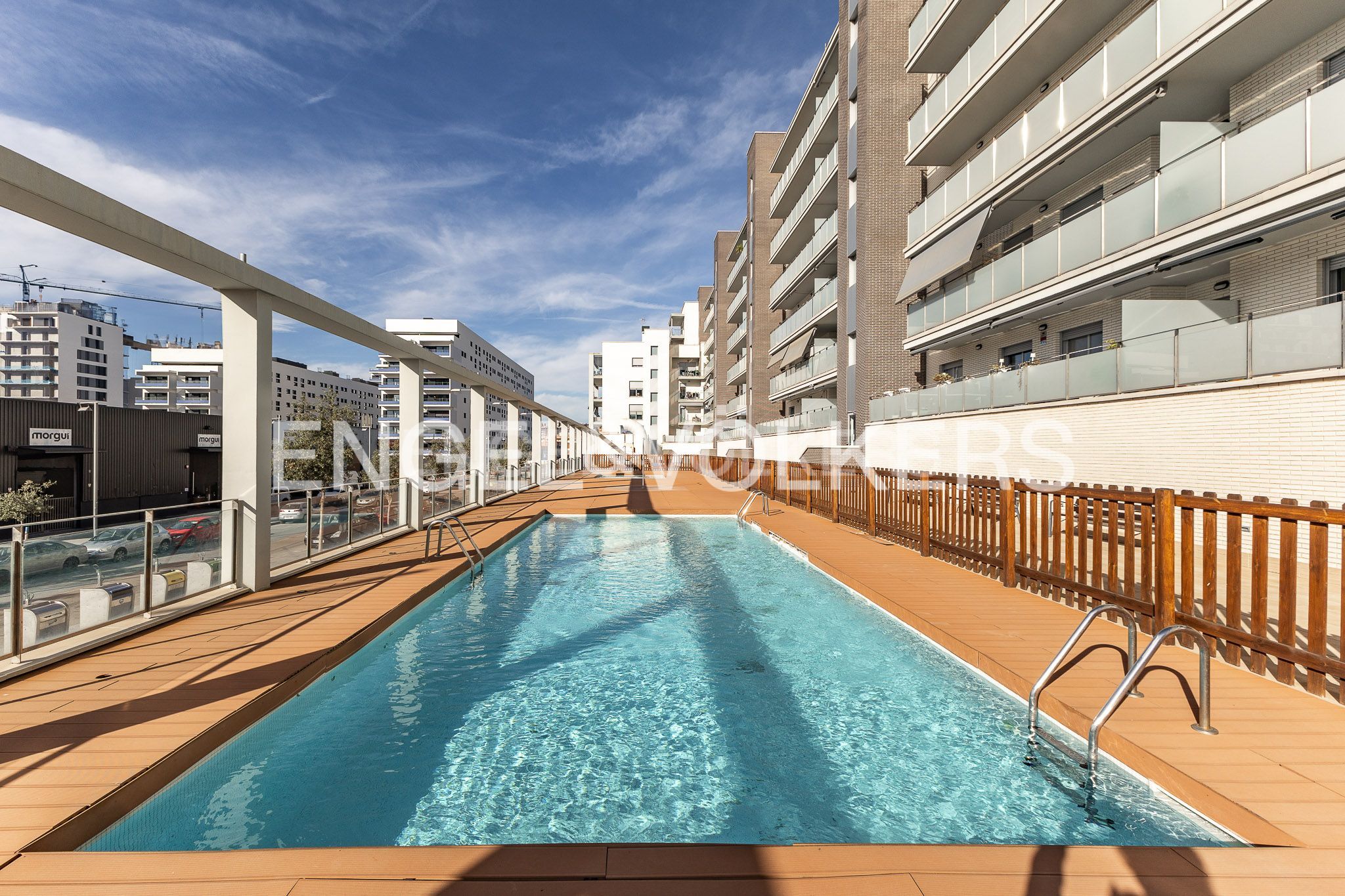 Piscina de Piso en venta en Badalona con Calefacción, Parquet y Terraza