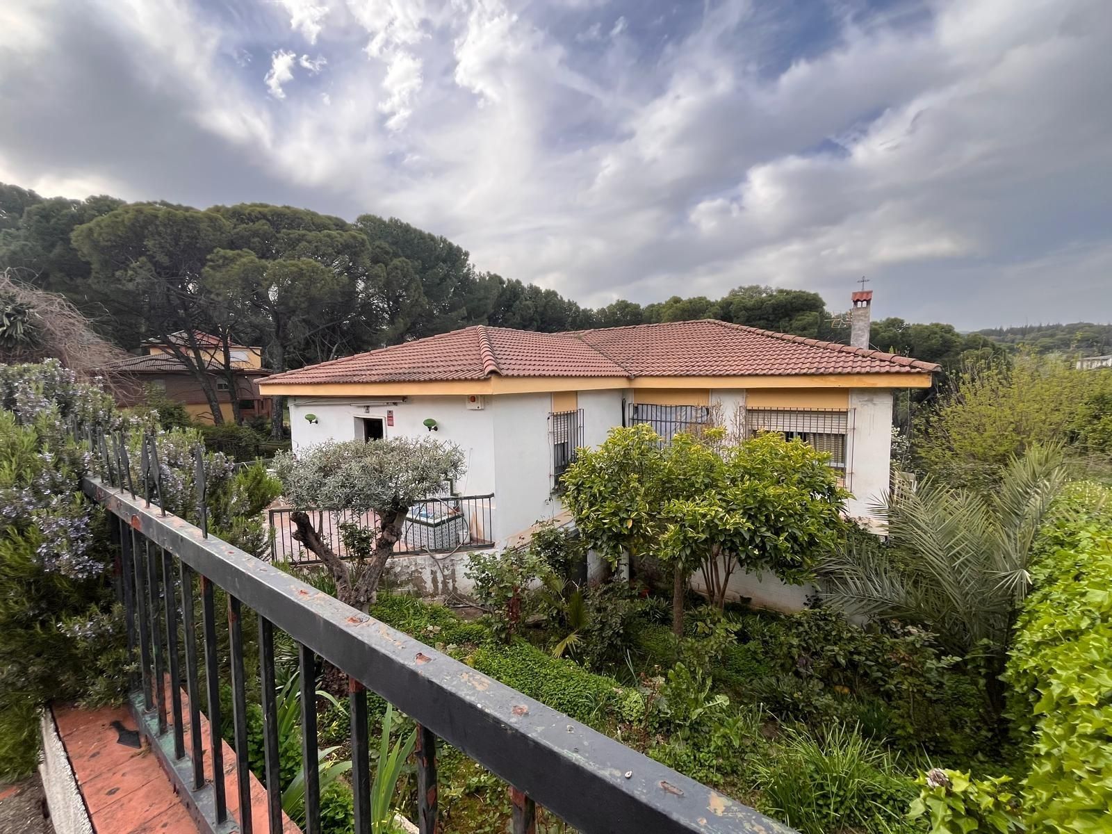Exterior view of House or chalet for sale in  Córdoba Capital  with Heating and Alarm