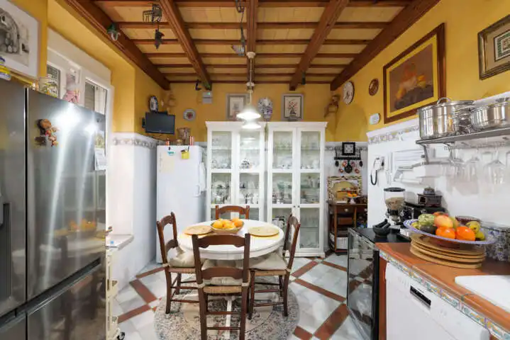 Cocina de Casa adosada en venta en El Puerto de Santa María con Calefacción y Jardín privado