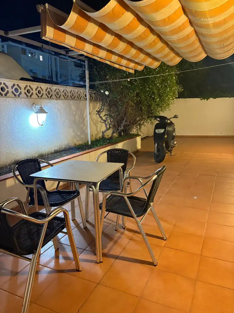Casa adosada en venda a Les Bassetes - El Marjal