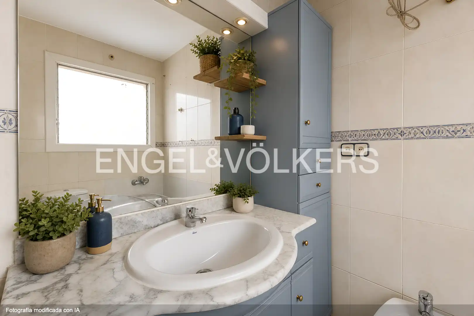 Bathroom of Attic for sale in Castelldefels  with Air Conditioner, Heating and Parquet flooring