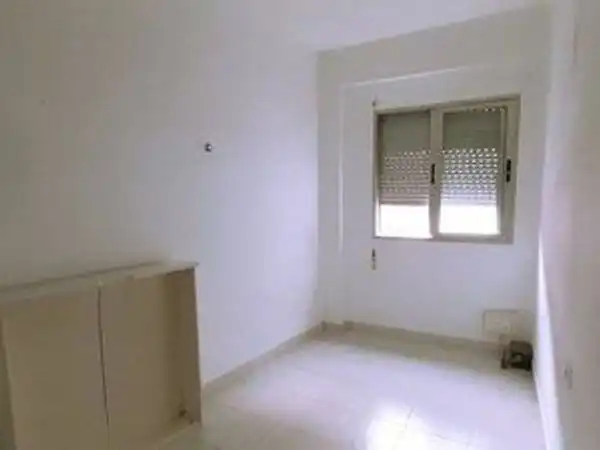 Bedroom of Flat for sale in Valencia