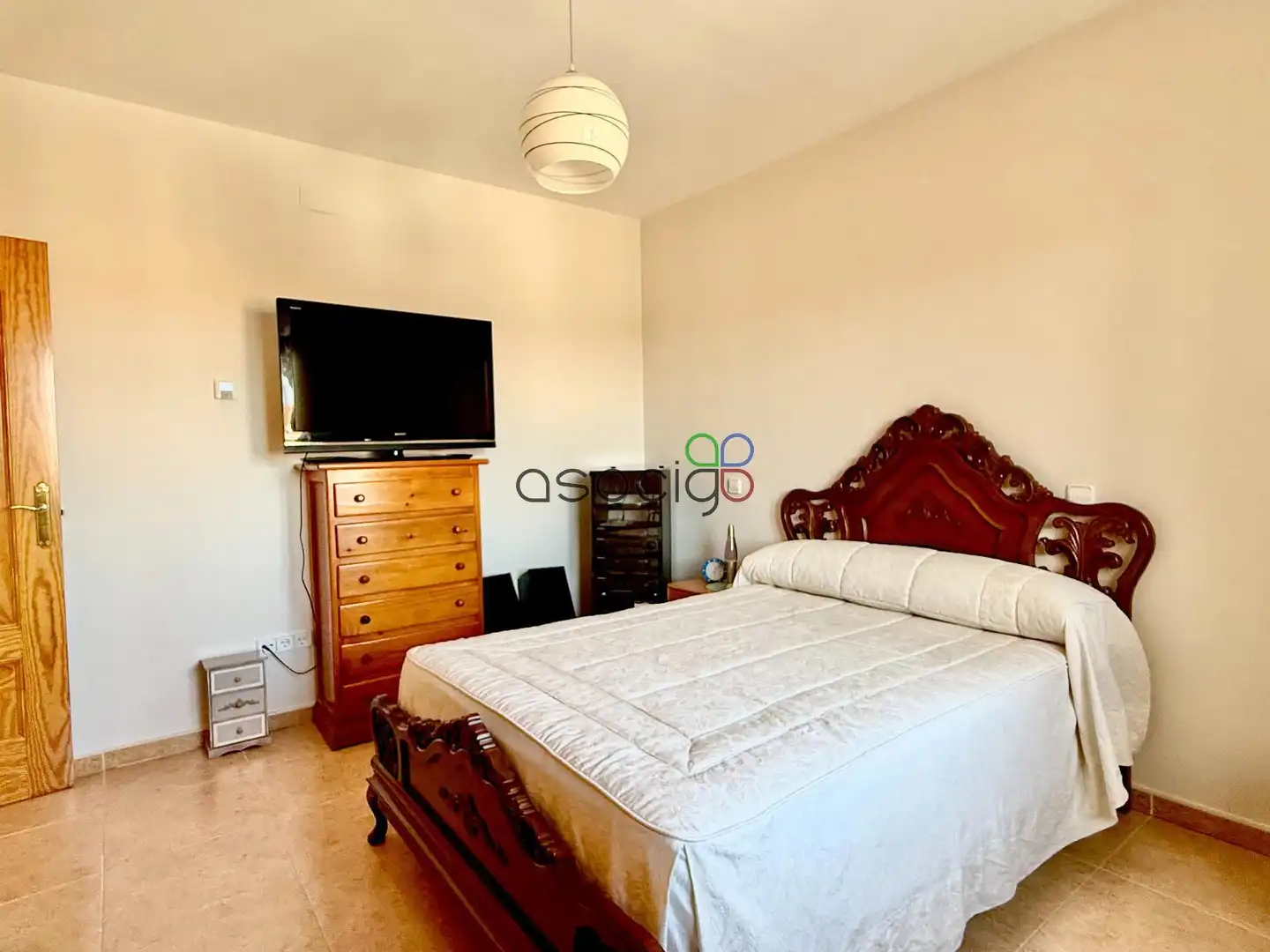 Habitación de Casa adosada en venta en Cabanillas del Campo con Aire acondicionado, Calefacción y Jardín privado