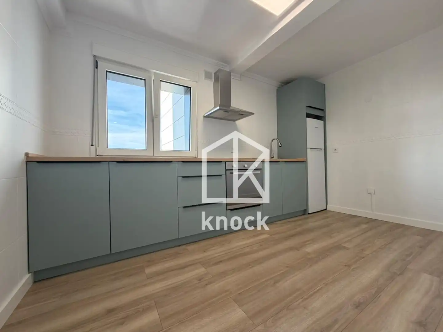 Kitchen of Flat for sale in Gijón   with Heating and Storage room