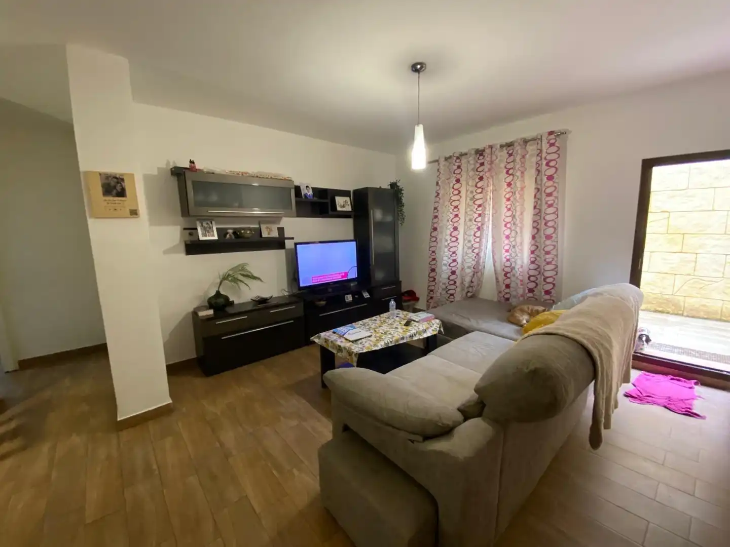 Sala d'estar de Casa o xalet en venda en San Roque amb Parquet, Terrassa i Balcó