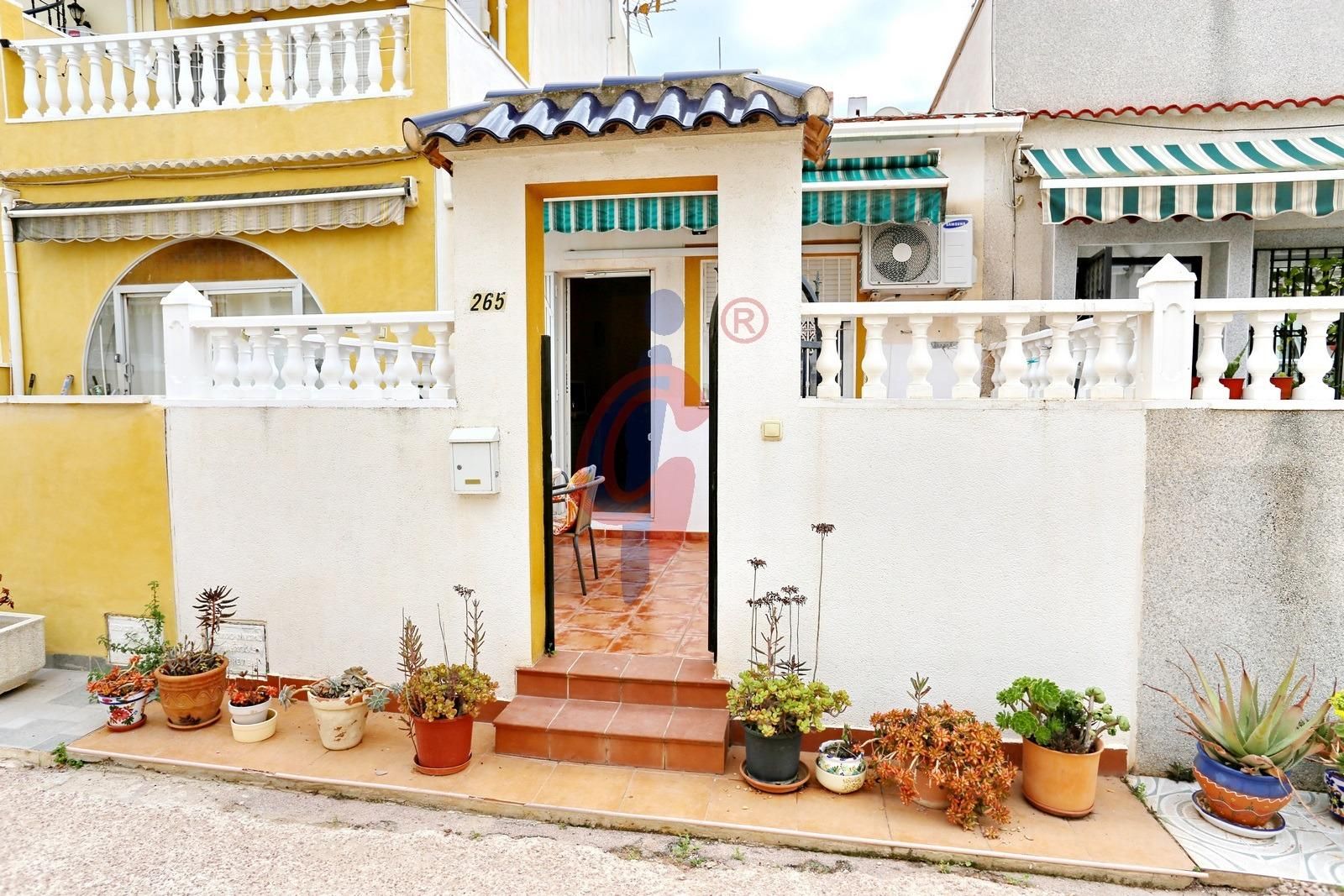 Vista exterior de Casa o chalet en venta en Torrevieja con Aire acondicionado, Calefacción y Terraza