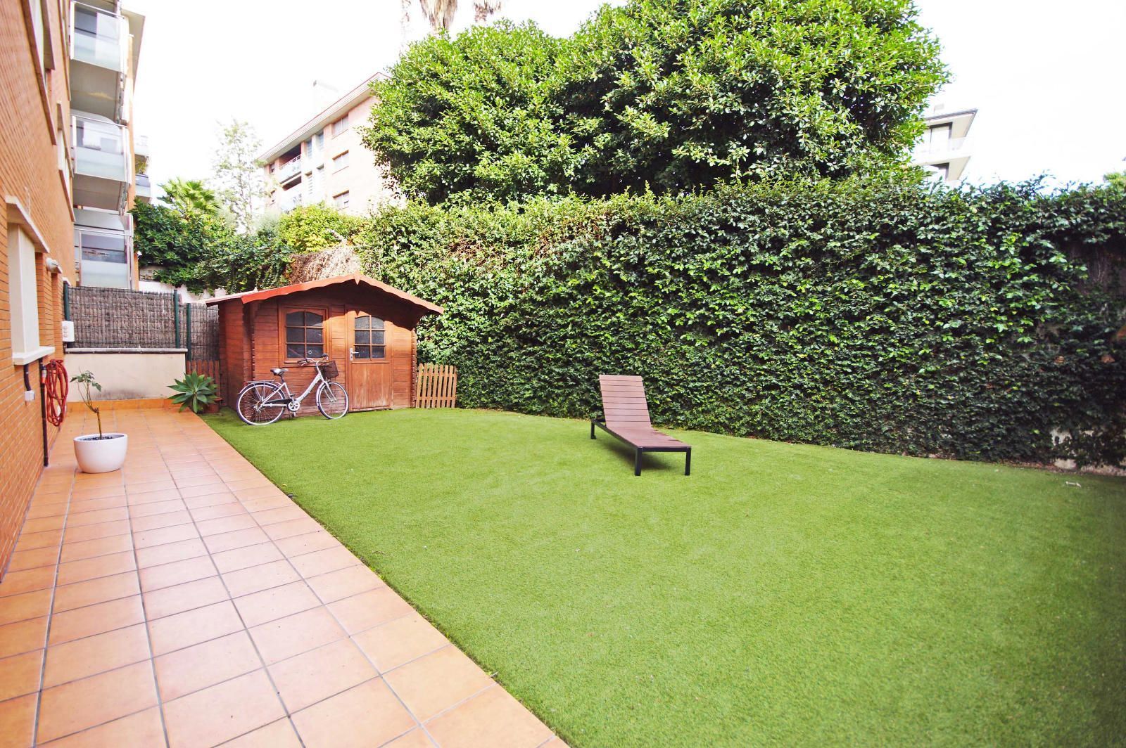 Garden of Flat for sale in Sitges  with Air Conditioner, Parquet flooring and Terrace