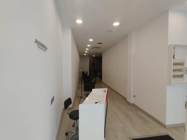 Local comercial en Alquiler en Centre Vila