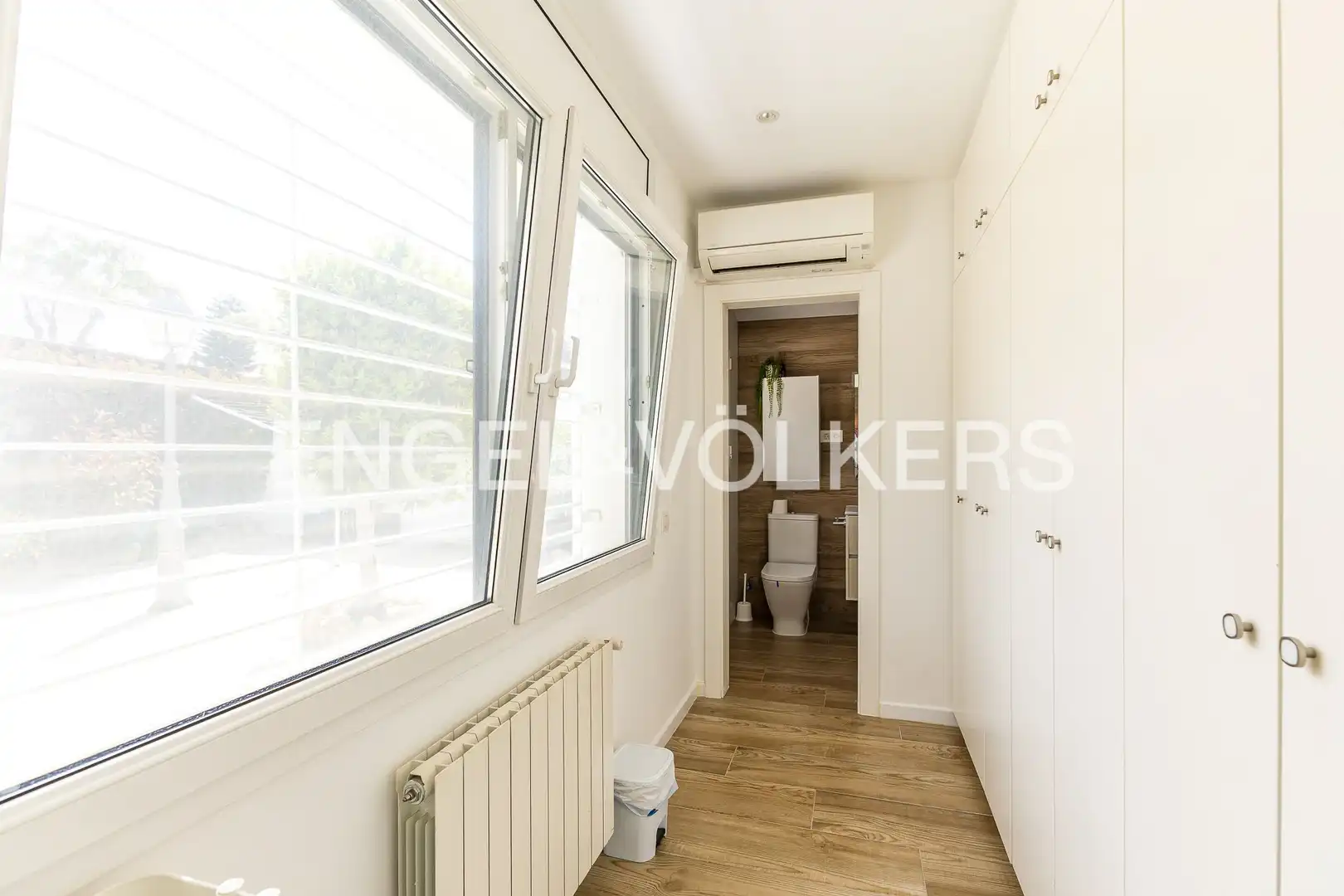 Habitación de Casa o chalet en venta en Vilanova i la Geltrú con Aire acondicionado, Calefacción y Jardín privado