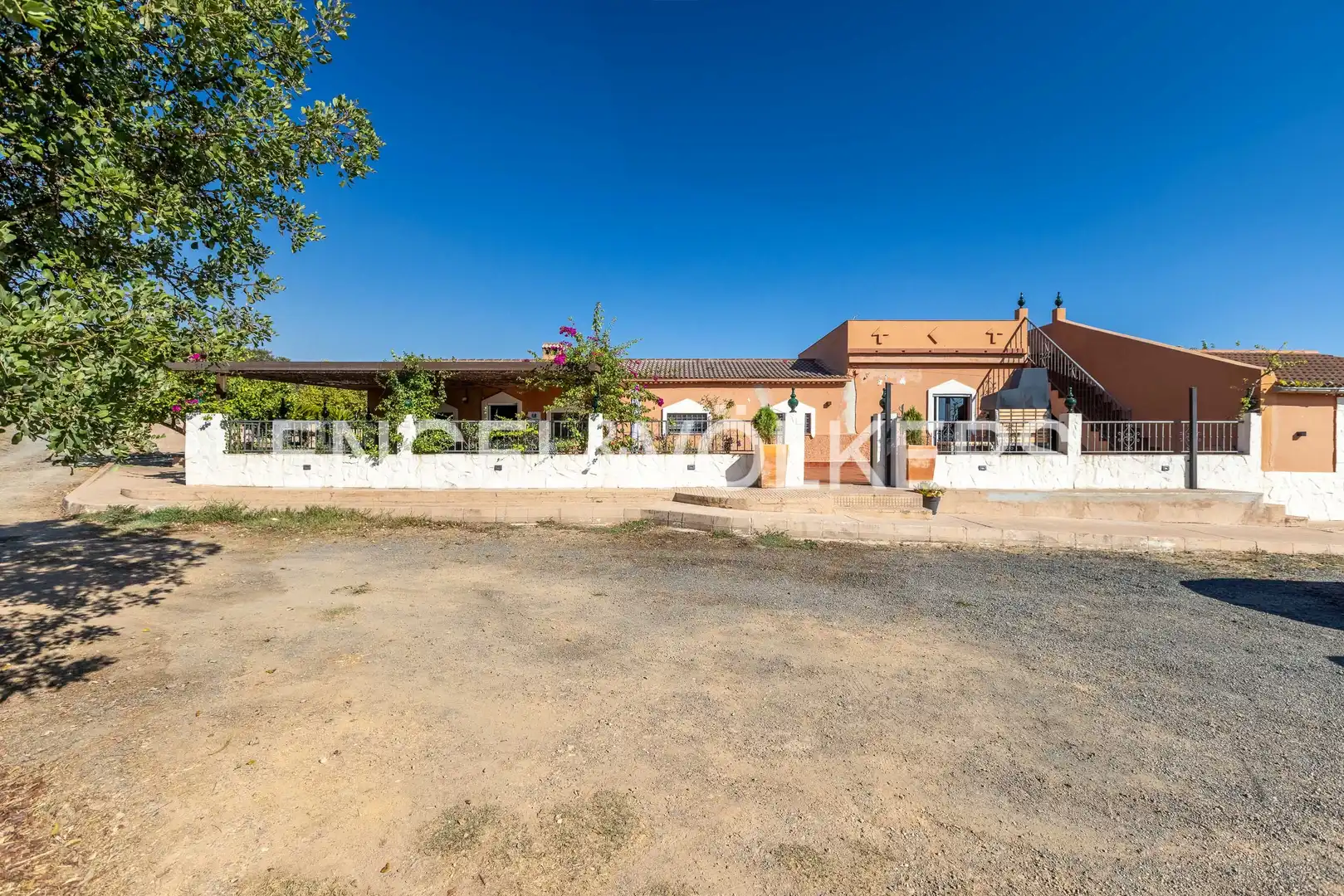 Exterior view of Country homes for sale in Calañas, Huelva