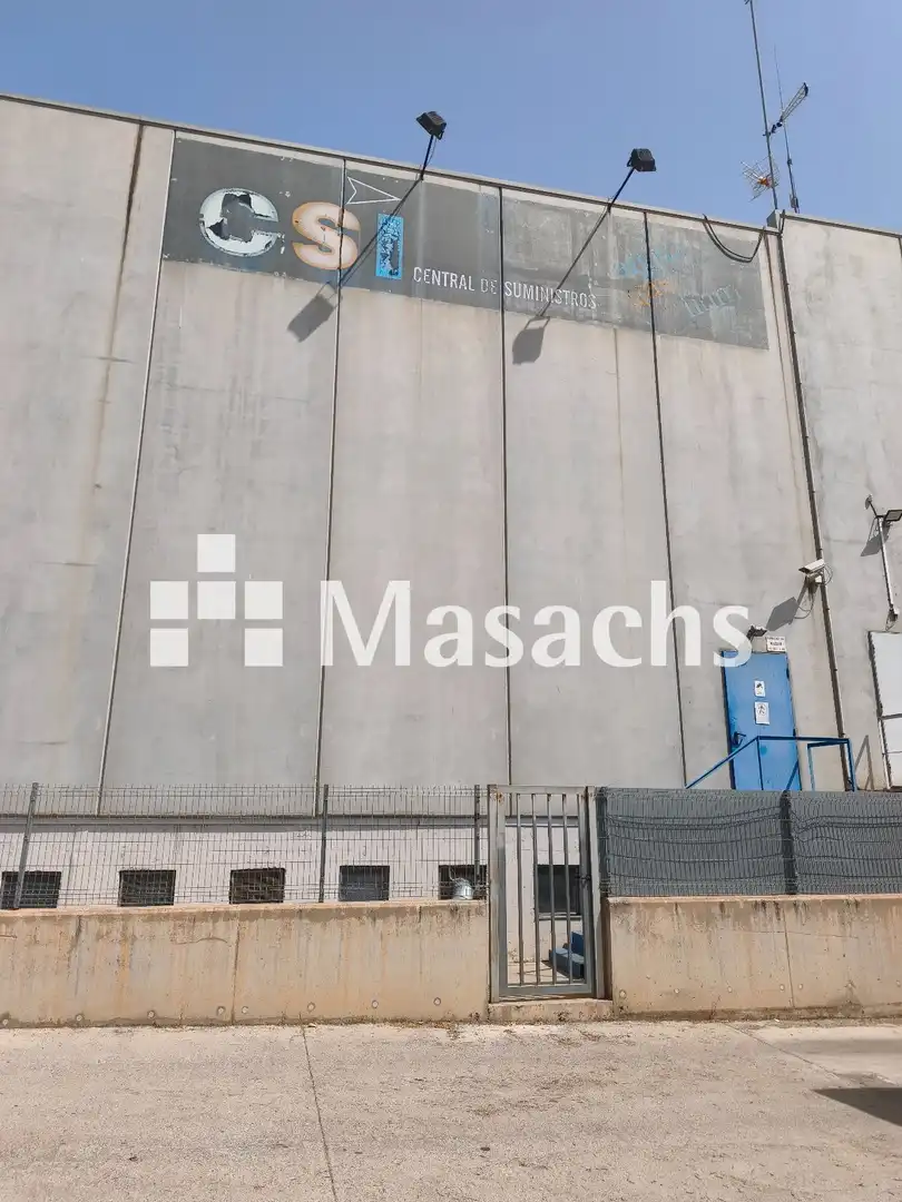Außenansicht von Fabrikhallen zur Miete in Vilassar de Mar