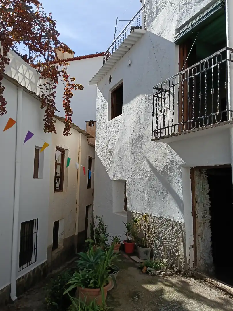 Vista exterior de Casa adosada en venta en Válor con Terraza, Trastero y Horno