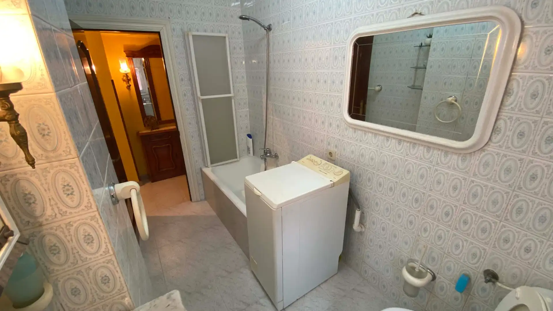 Bathroom of Flat for sale in San Martín del Rey Aurelio  with Parquet flooring, Storage room and Furnished