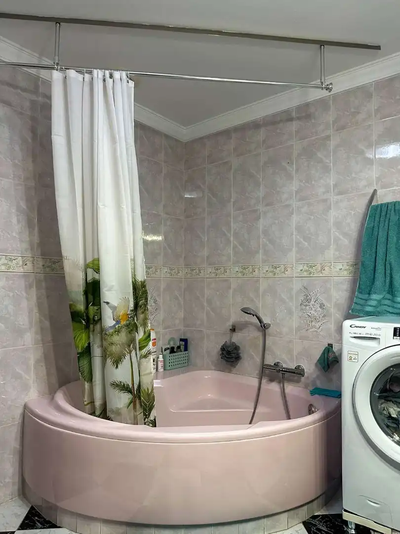 Baño de Piso de alquiler en Vélez de Benaudalla con Aire acondicionado, Terraza y Amueblado
