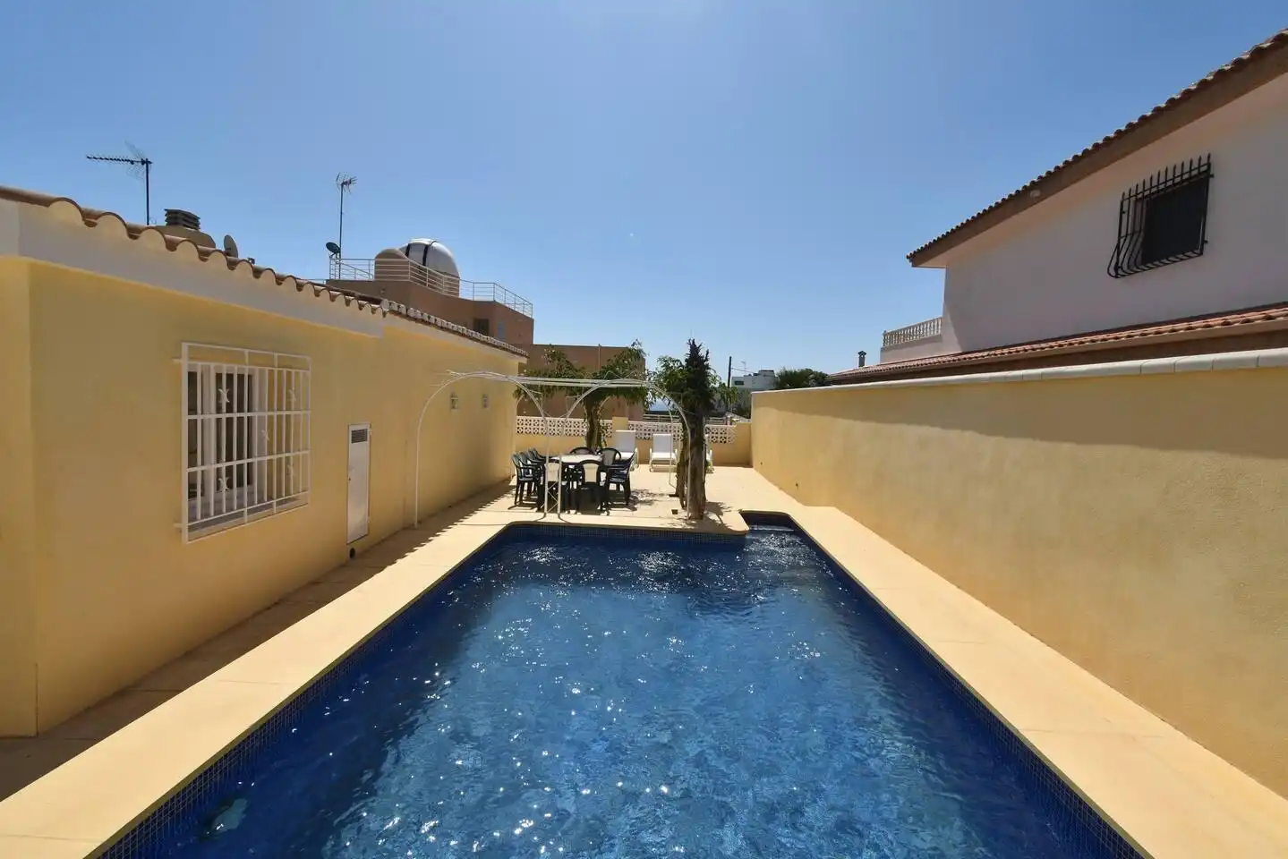 Chalet con piscina en venta en Calarreona, imagen 2