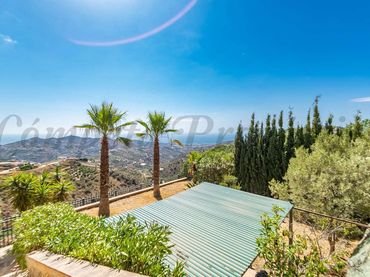 Casa amb piscina en venda a Cómpeta