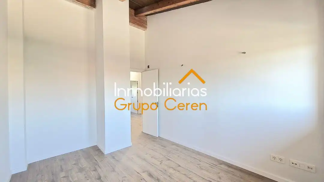 Vista exterior de Casa adosada en venda en Herramélluri amb Calefacció, Jardí privat i Terrassa