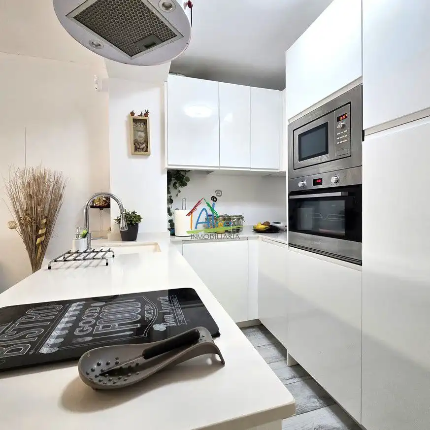 Cuina de Apartament en venda en Almonte amb Aire condicionat i Moblat