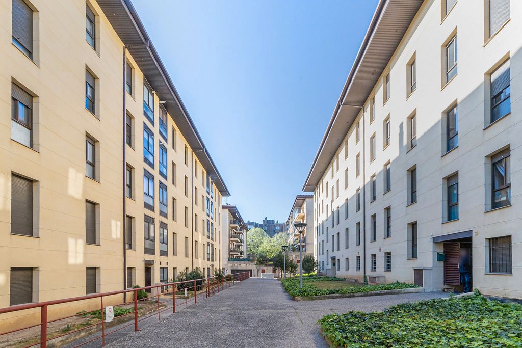 Vista exterior de Piso en venta en Girona Capital con Calefacción
