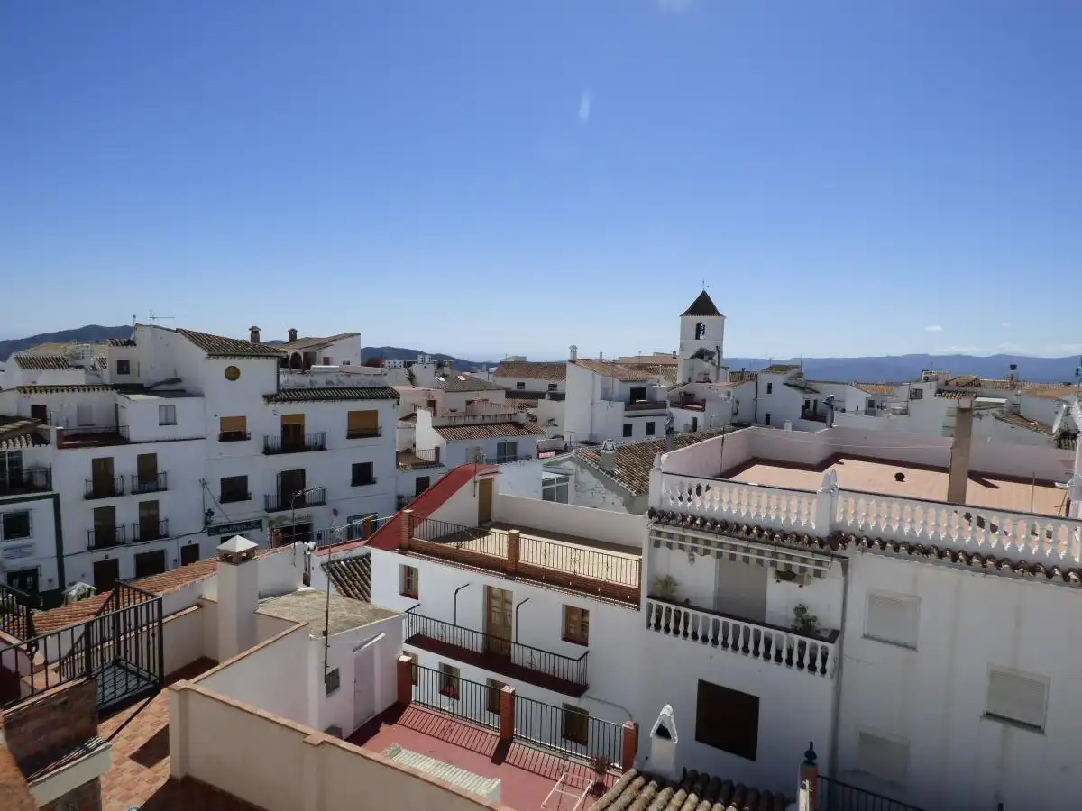 Vista exterior de Casa o chalet en venta en Canillas de Aceituno con Aire acondicionado, Terraza y Amueblado
