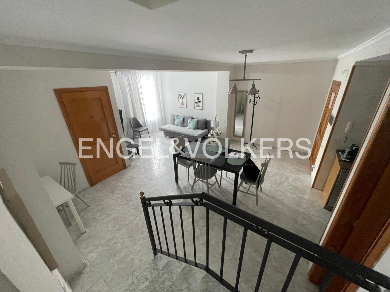 Menjador de Apartament de lloguer en  Valencia Capital amb Aire condicionat, Calefacció i Moblat