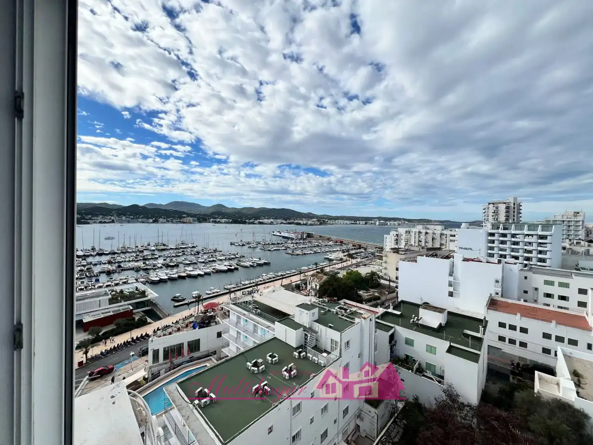 Flat with pool for sale in Carrer del General Balanzat 9, imagen 3