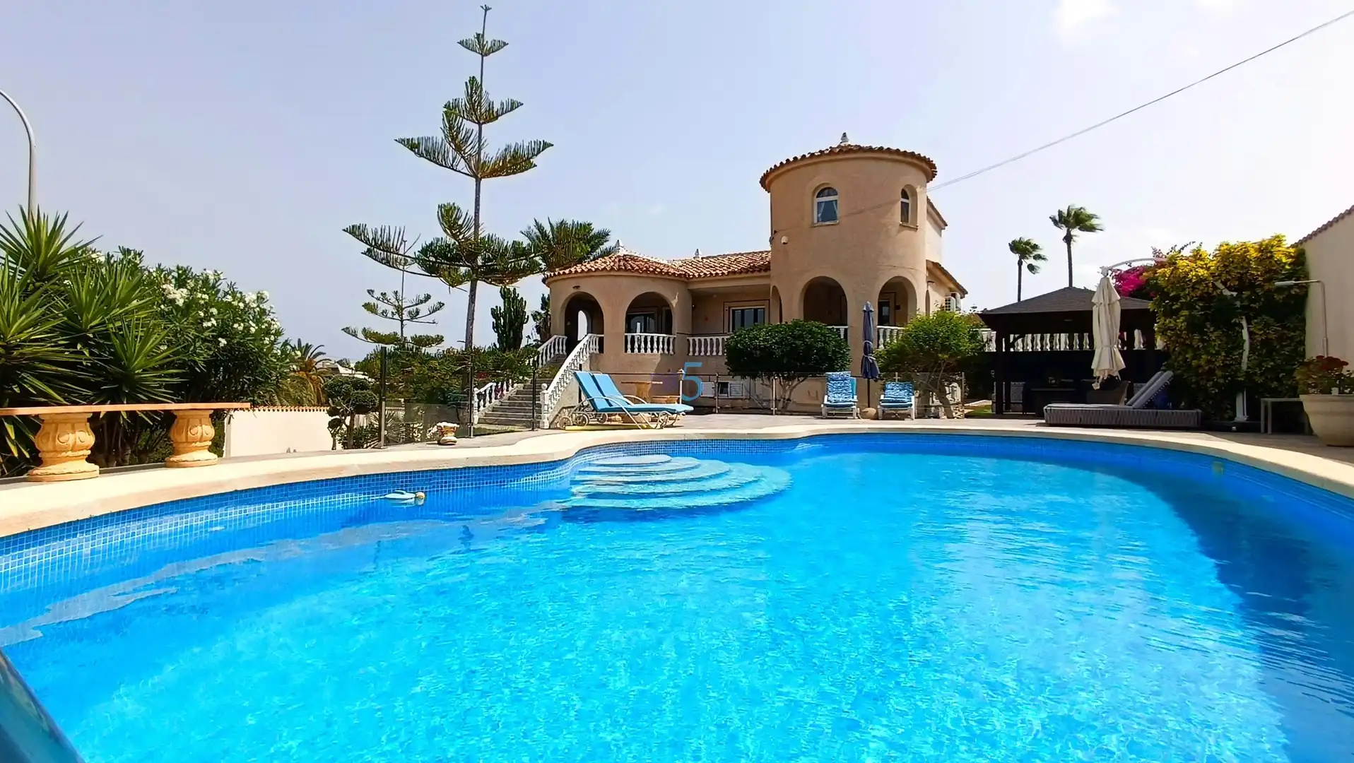 Maison avec piscine à vendre à Calle. Sol