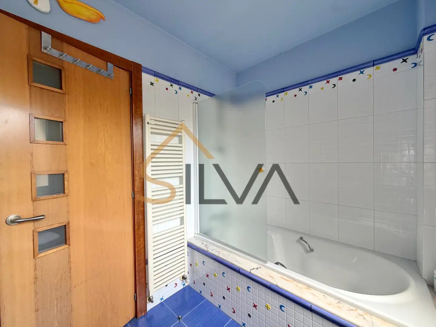 Baño de Casa o chalet en venta en Oleiros con Calefacción, Jardín privado y Terraza