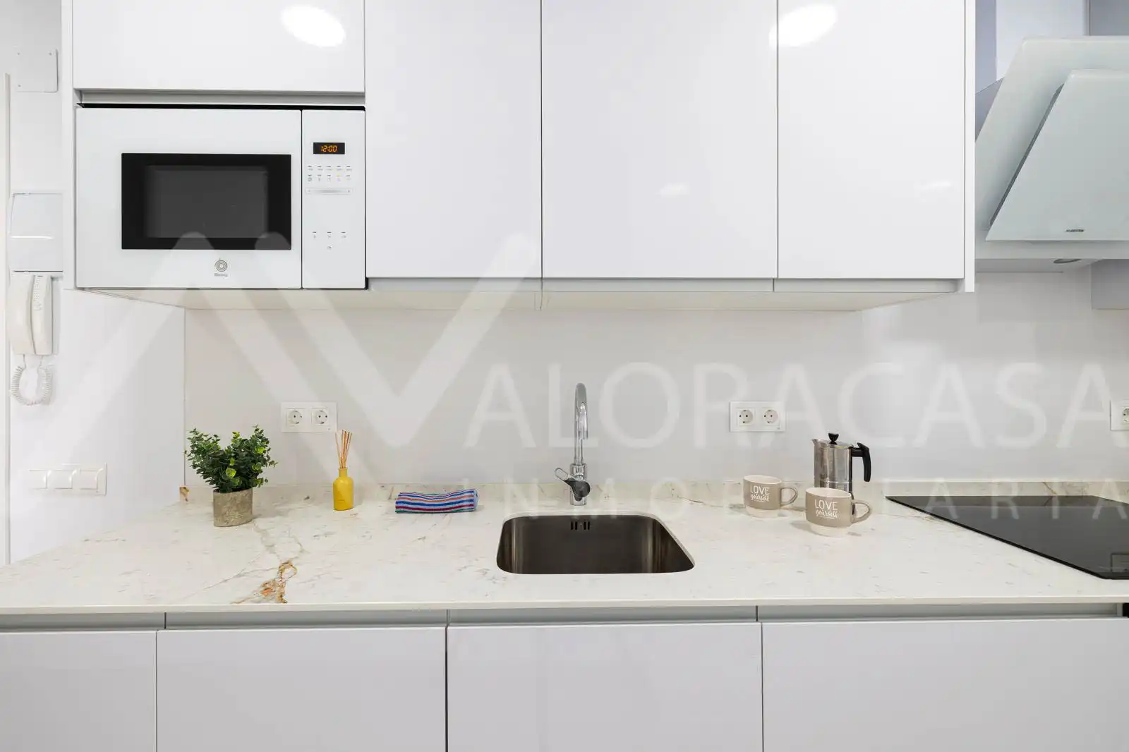 Flat for rent in Calle Orfila, Parque Ayala - Jardín de la Abadía - Huelín