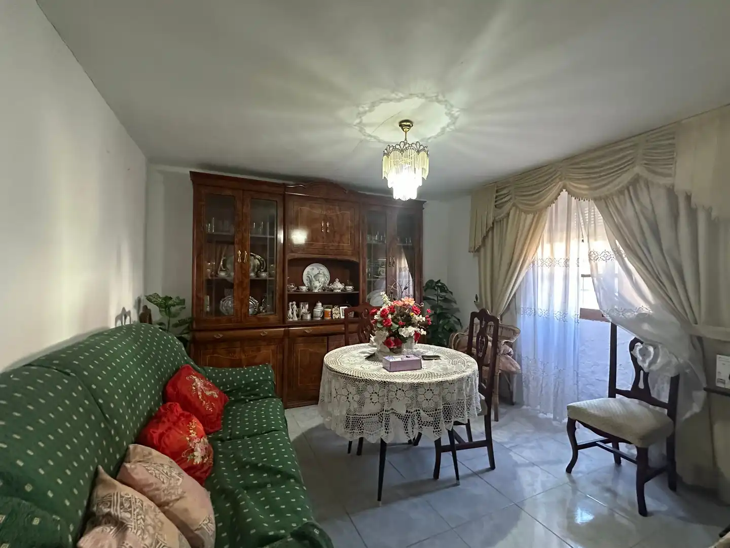 Sala d'estar de Casa o xalet en venda en Archidona amb Terrassa i Moblat